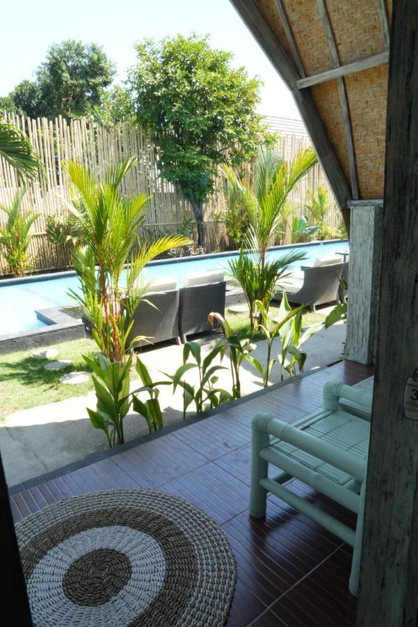Copacabana Gili Air Hotel Exterior photo