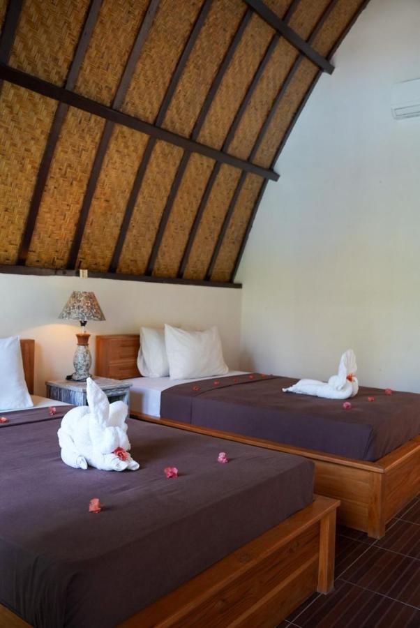 Copacabana Gili Air Hotel Exterior photo